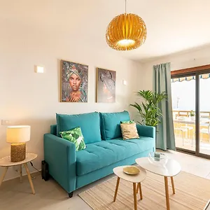 elegante-apartamento-en-candelaria-con-vistas-al-mar.in-canary-islands.com/